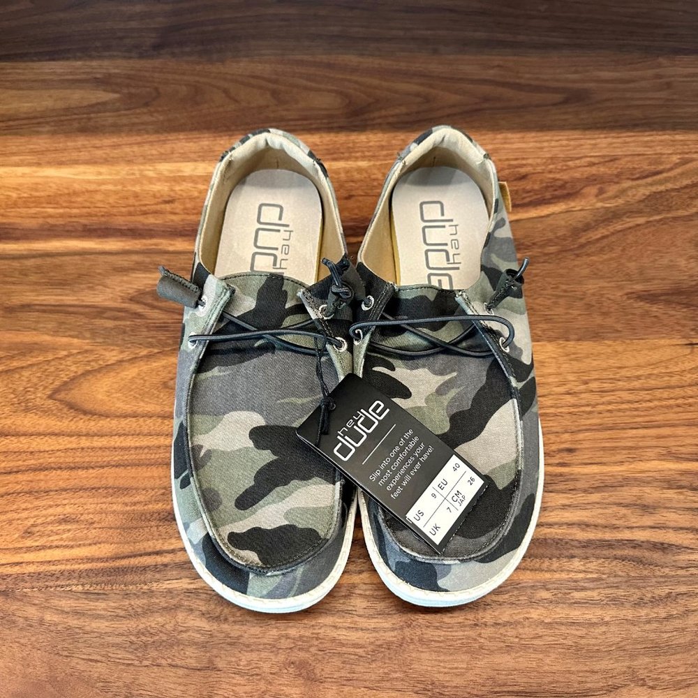 Hey Dude Wendy Camo Size 9 NWT